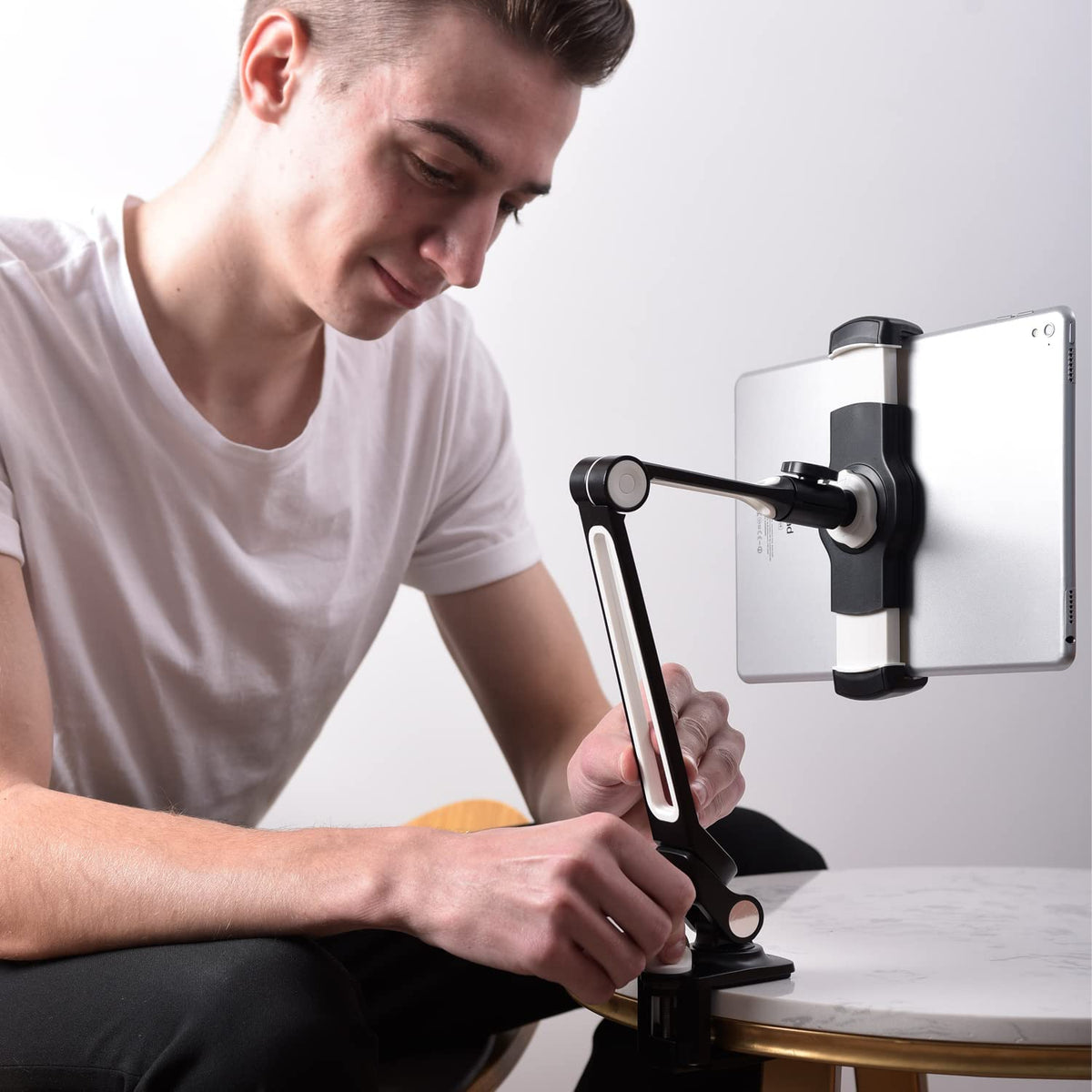 Black Extendable Smart Device Holder With Desk Clamp