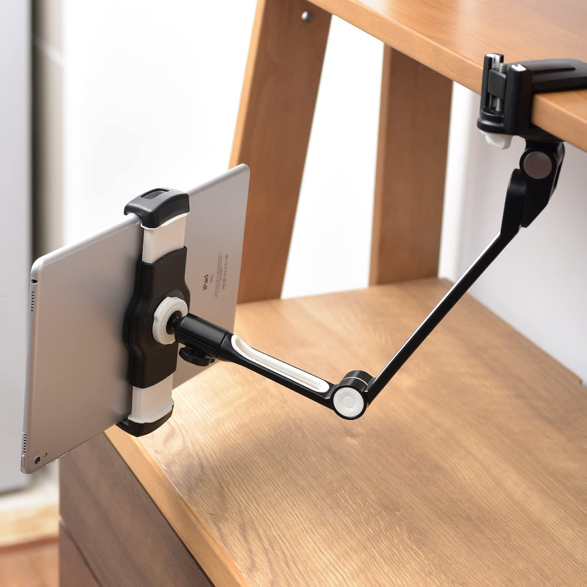 Black Extendable Smart Device Holder With Desk Clamp