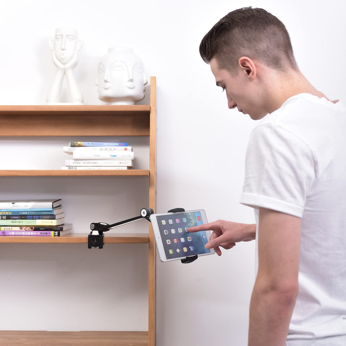 Black Extendable Smart Device Holder With Desk Clamp